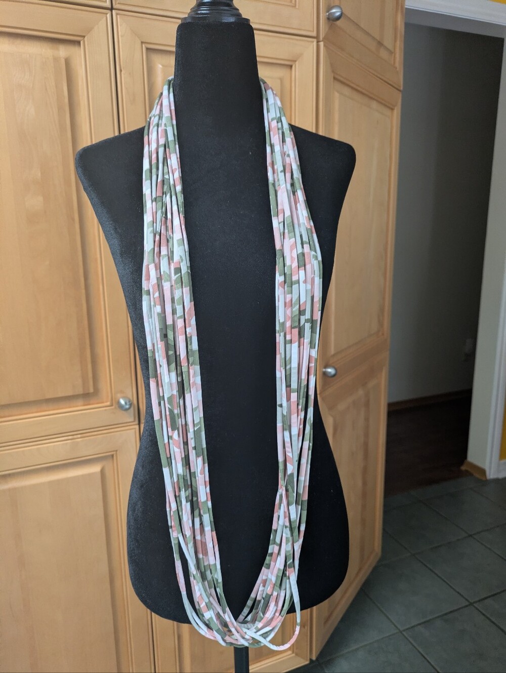 Scarf O/S - Picture 3 of 3